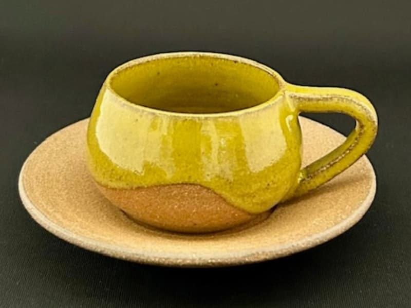 xicara de café açafrão