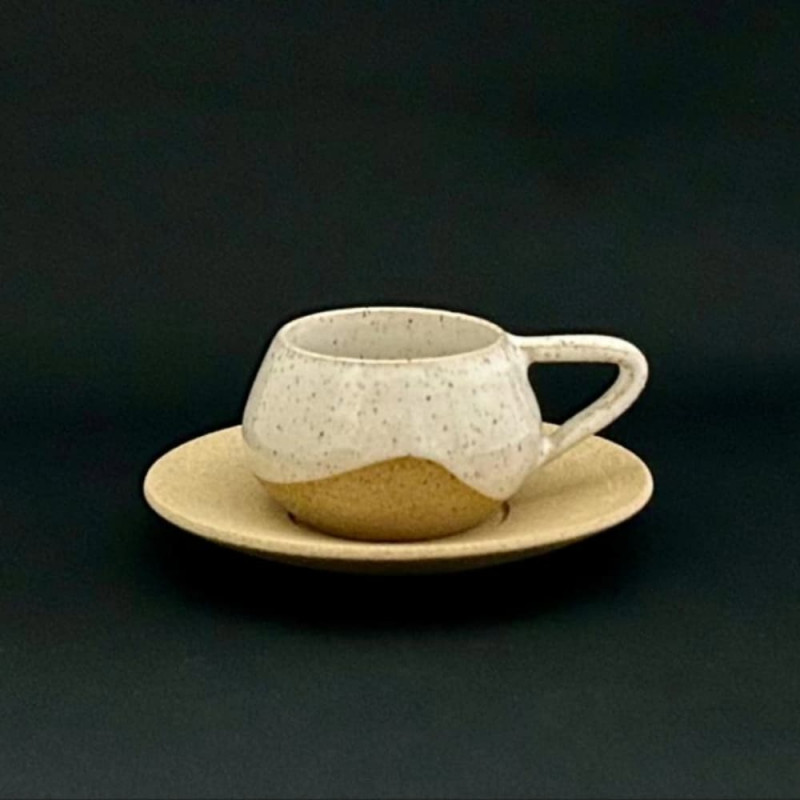 Xícara de Café branca com pires